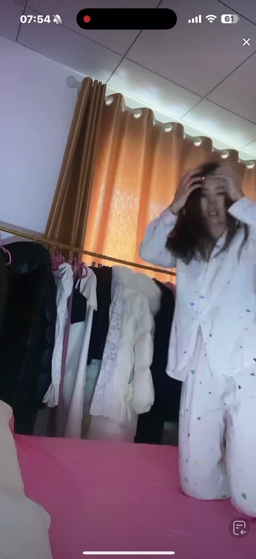 抖音直播走光 俯卧撑 (2).MP4