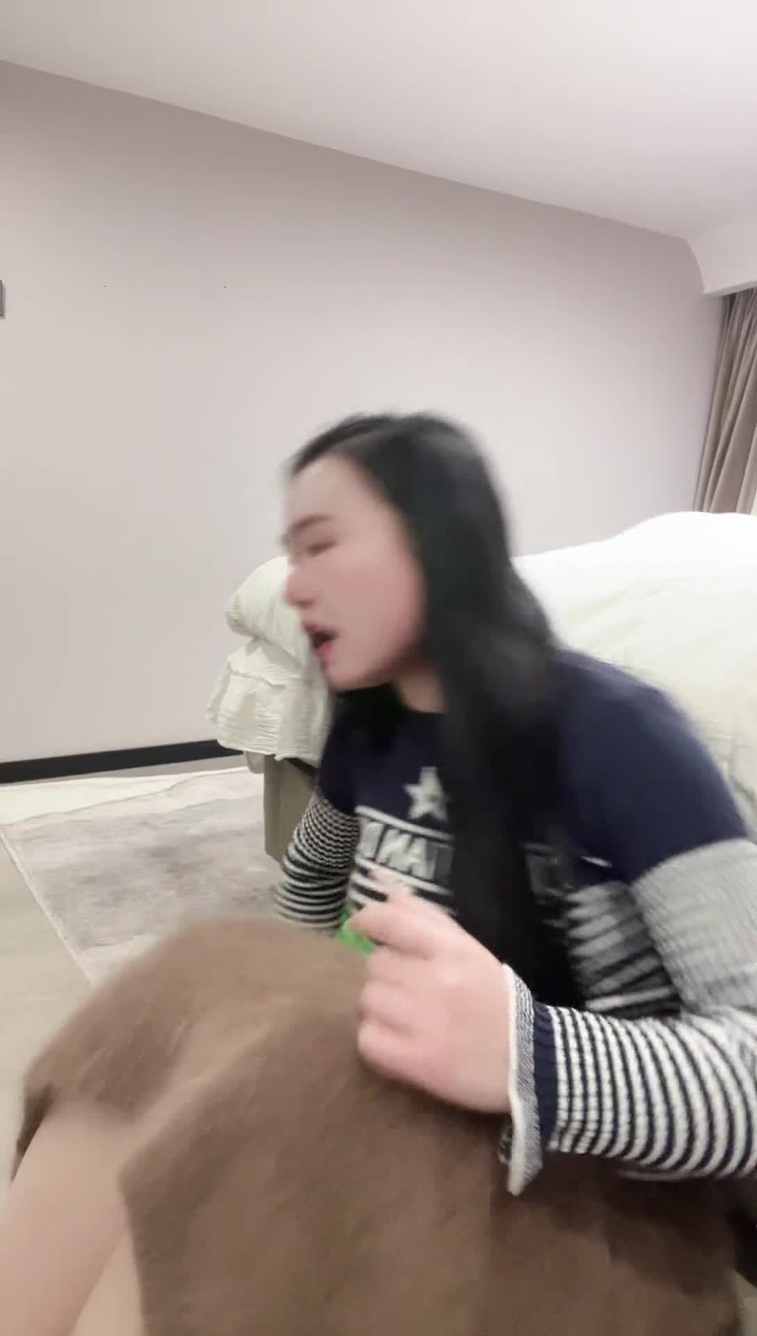 龙春燕子_2025-02-11_22-02-17_124