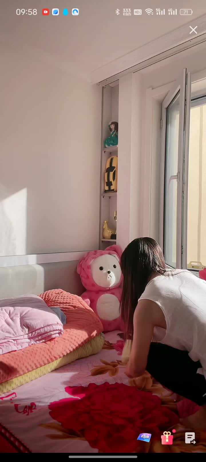 居家打扫卫生漏奶