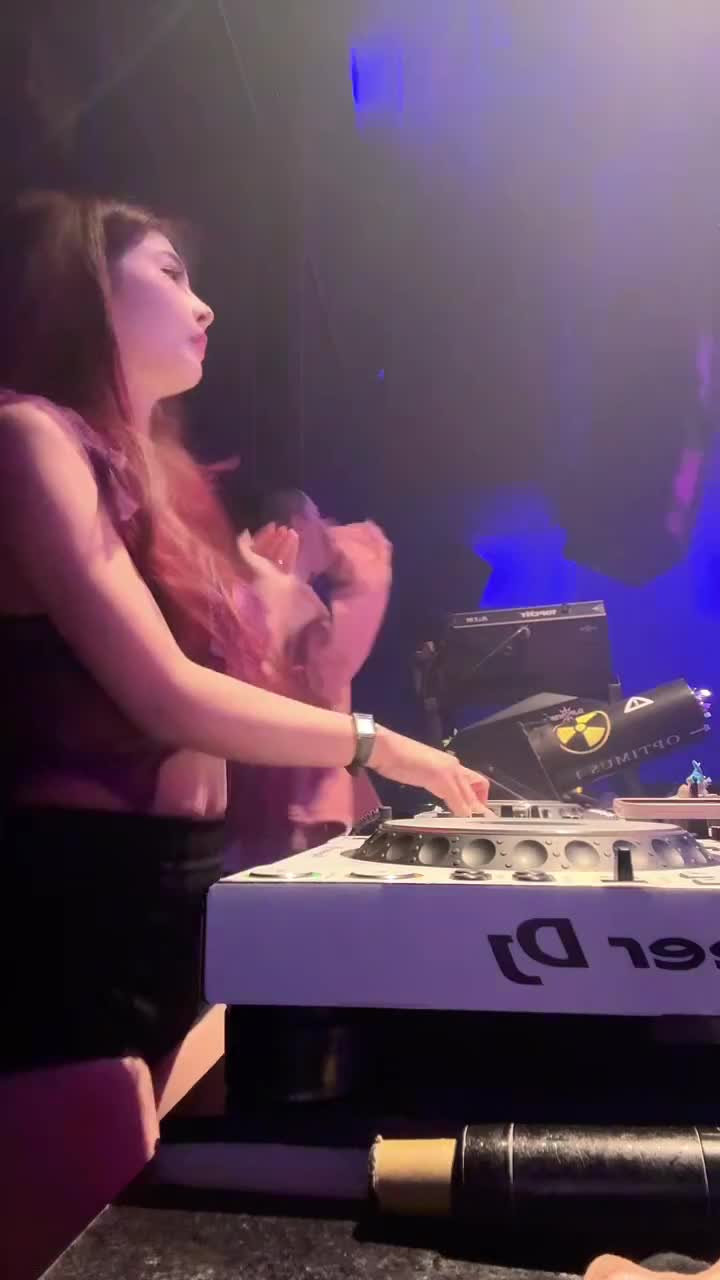 DJ周周_2025-02-26_01-50-13_008