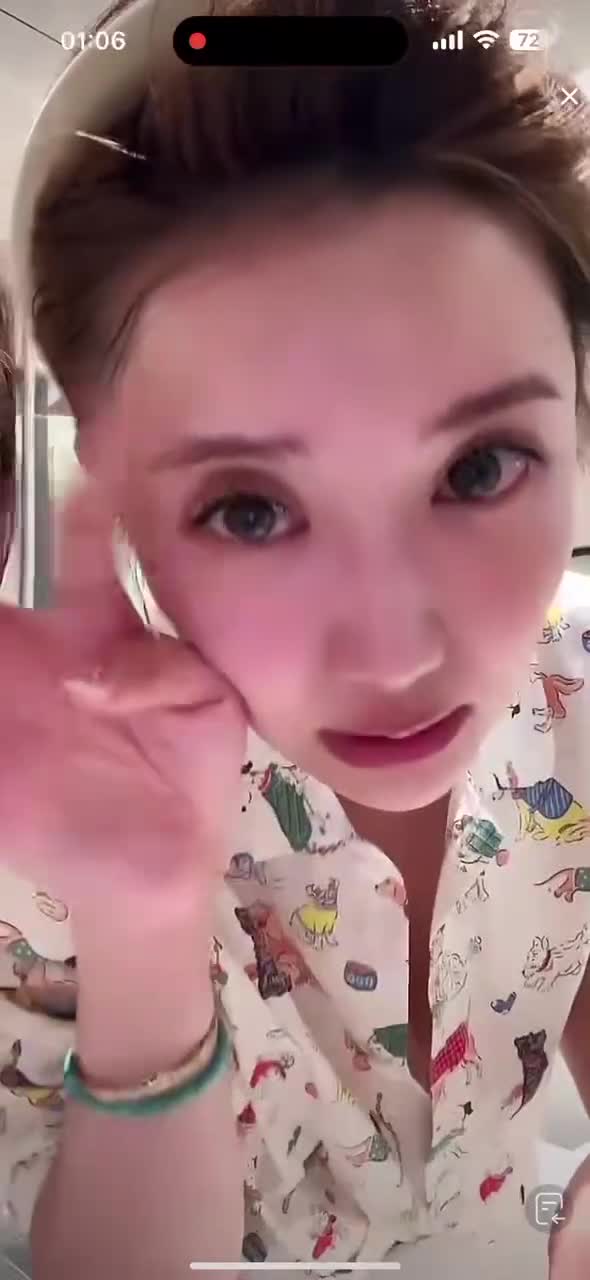 最新漏奶3