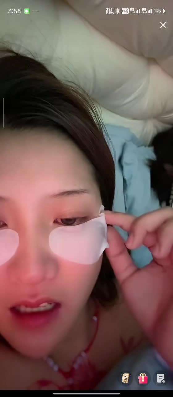 主播 花儿漏奶
