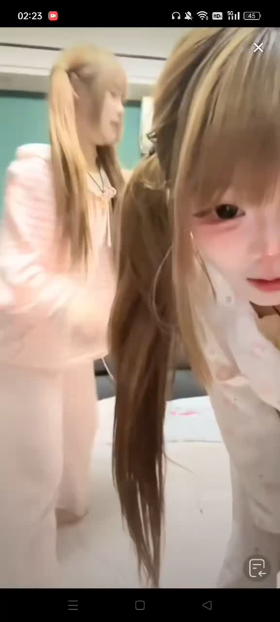 姊妹花漏奶