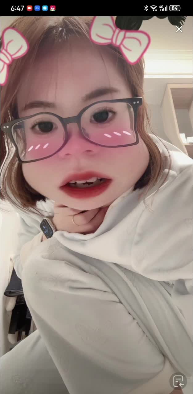 变脸；漏奶