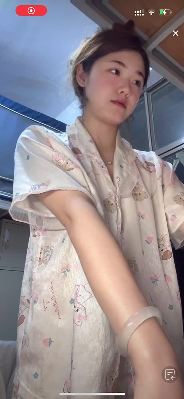 胡图图的小女孩