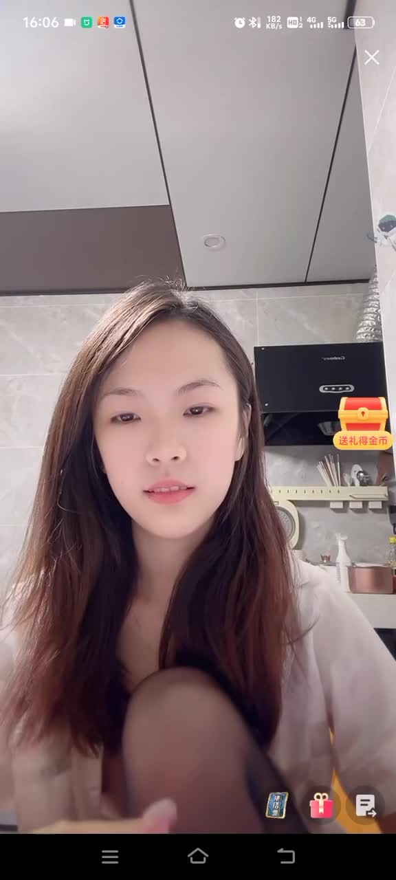 五月精选抖音快手走光视频 (24).MP4