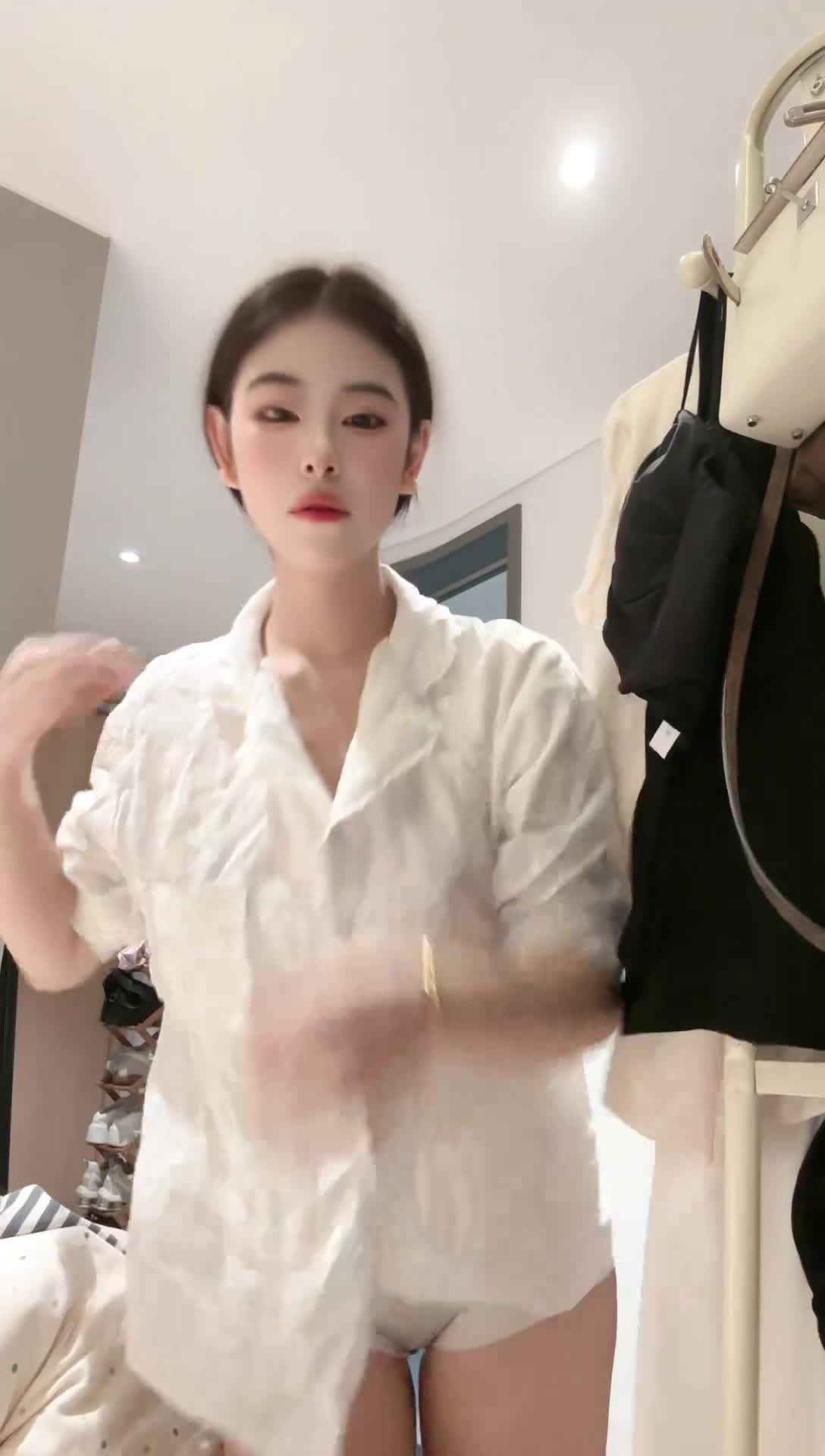 蝶蝶子_2025-05-18_23-01-59_004