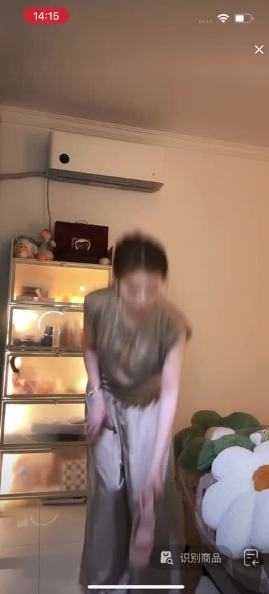 菜园小果果 百万网红走光.MOV