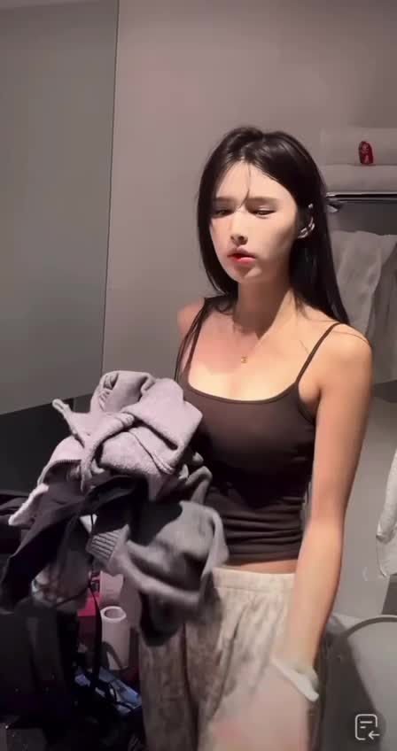 别管乌迪尔 走光.MOV