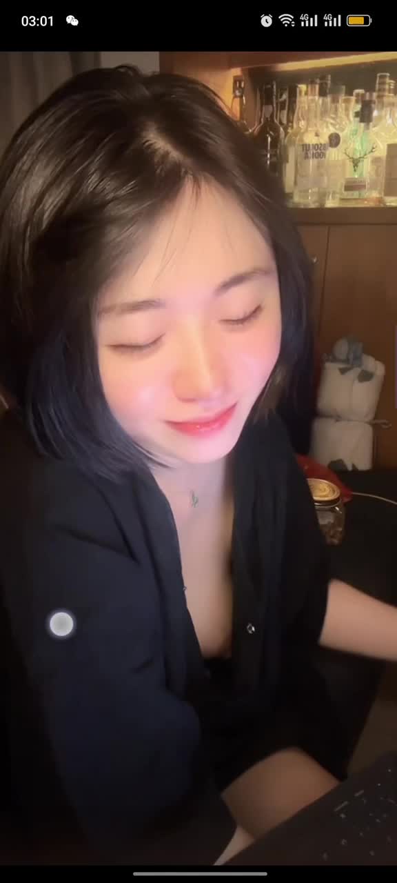 6月精选免费抖音走光视频 (15).MP4
