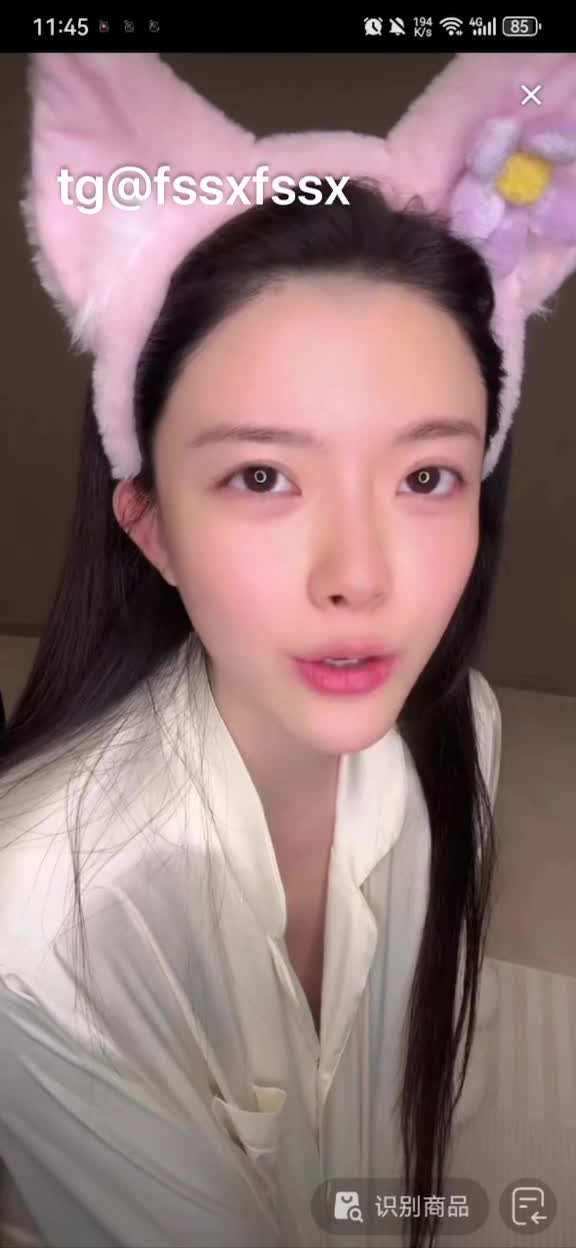 抖音小洋崽走光漏点2.MP4