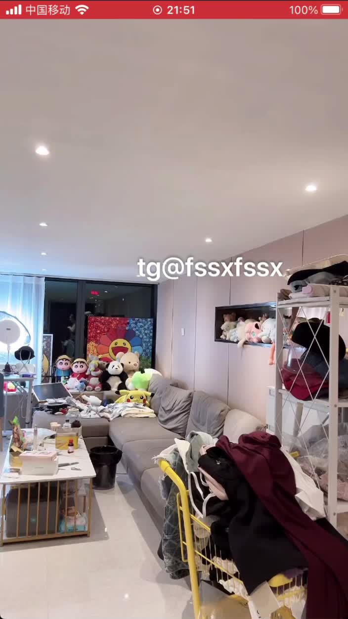 周周不喝洲走光露点.MP4