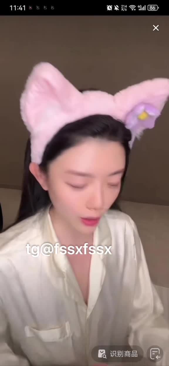 抖音小洋崽走光漏点.MP4